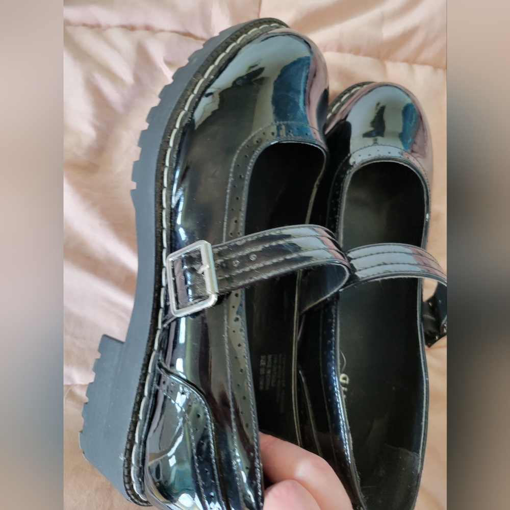 Torrid 12WW patent leather Mary Janes